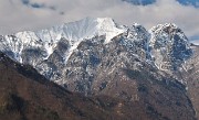 30 Il Baciamorti e a destra la Corna del Colonnello...